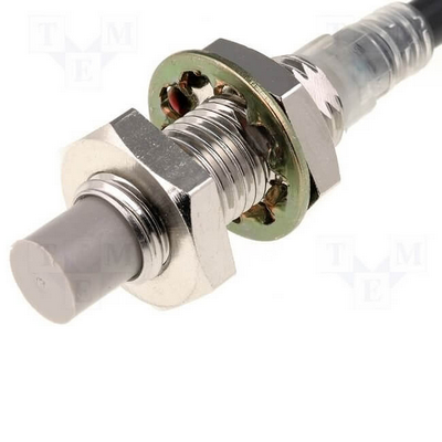Omron Inductive Sensor, M8, Dislocated Head, 4mm, DC, 2 Cable, Na, 2M cable 4547648406215