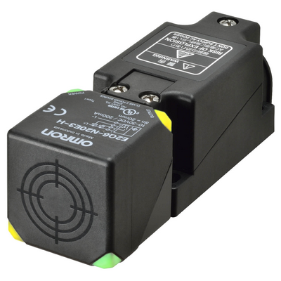 OMRON Endüktif sensör, kare yaka, düz kafa, 20mm, PNP-NA/NK, M20 kablo kanalı 4548583732537