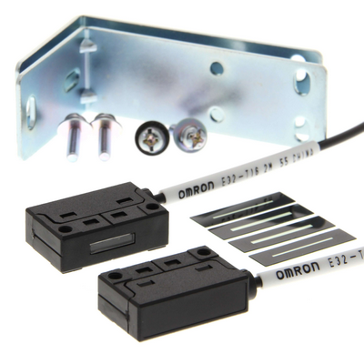 Omron Fiber Optic Sensor, Mutual, Square Right Angle Head, Area Detection (10mm), Standard R25 Fibre, 5M cable 4548583049079
