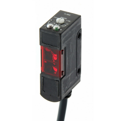 Omron Photolelectric Sensor, reflected from the object, 100mm, dc, 3-wire, pnp, vertical, 2m cable 4536853283827