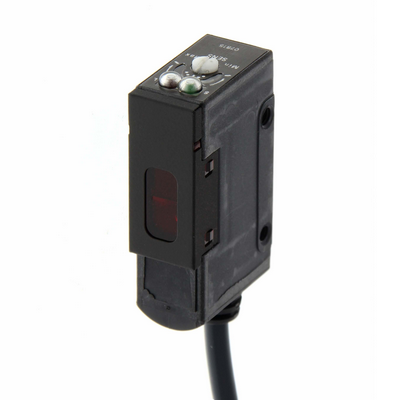 Omron Photolelectric Sensor, Retroreflective, 2M, DC, 3-Wire, PNP, Vertical, 2M cable 4536853282998