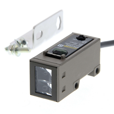 Omron photoelectric sensor, reflected from the object, 2M, DC, 3 cable, NPN/PNP, horizontal, 2m cable 4547648357197