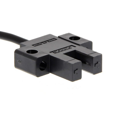 Omron Photo Micro Sensor, Slot Type, Standard Shape, L-on/D-on Selectable, PNP, 1M Robotic cable 4547648354639