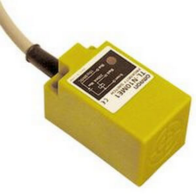 OMRON Endüktif sensörlü, 10mm, çıkık kafa, NPN/NA 2m Öfke 4536854478543