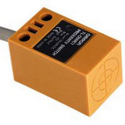 Omron Inductive Sensor, 5mm, PNP, NA, 2M cable 4536854115127