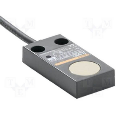 OMRON Proximity sensör, endüktif, blendajlı, 5mm, DC, 3 telli, PNP-NO, 5m kablo 4536854116216